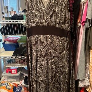 Ladies Style and Co sleeveless Dress size Large in Brown and Beige